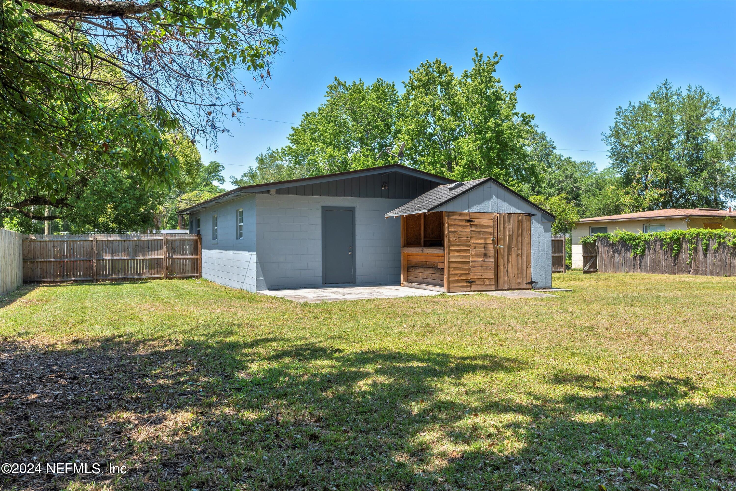 1711 DIBBLE Circle E
