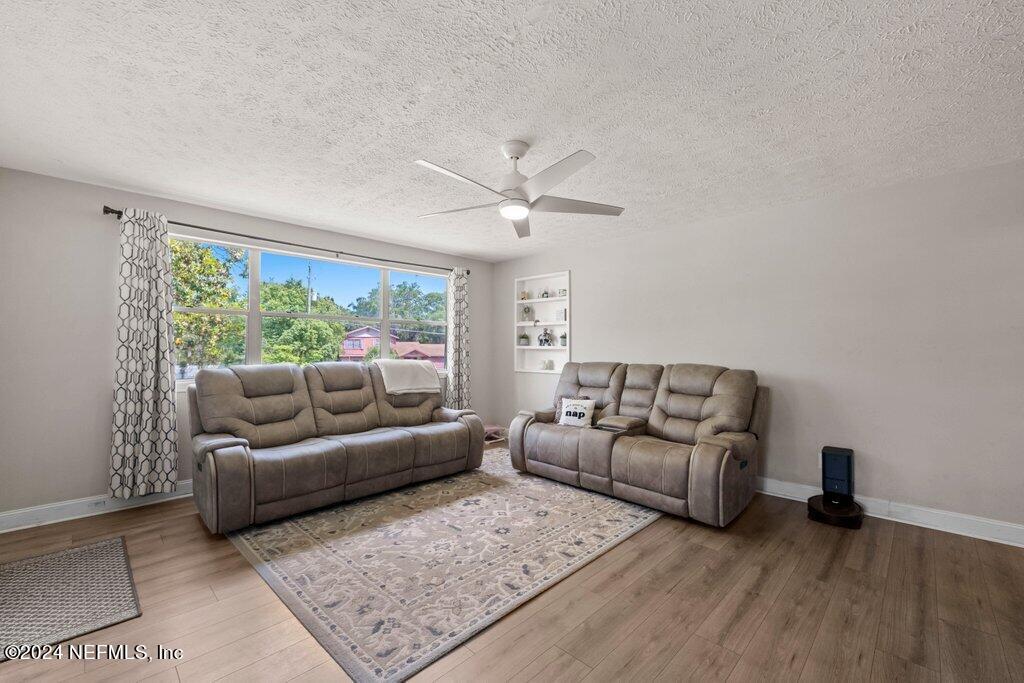 2104 HILLTOP Boulevard