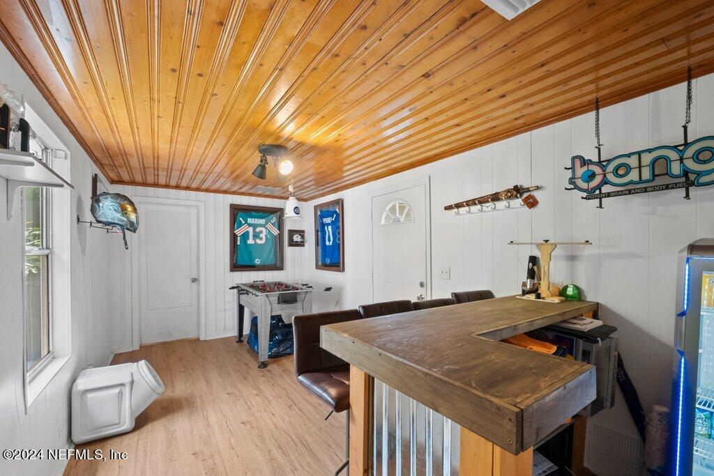 2104 HILLTOP Boulevard