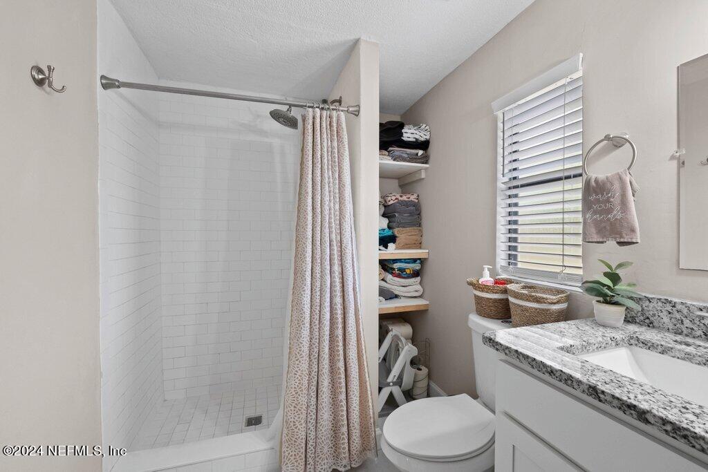 2104 HILLTOP Boulevard