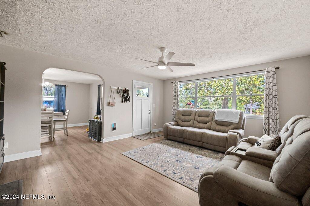 2104 HILLTOP Boulevard