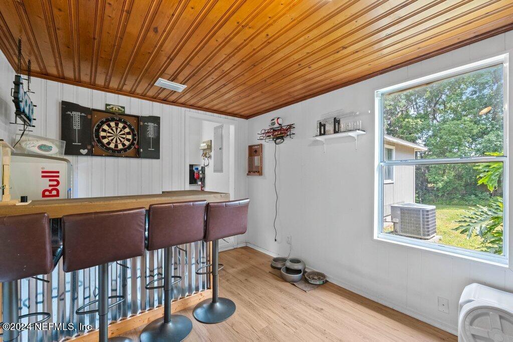 2104 HILLTOP Boulevard