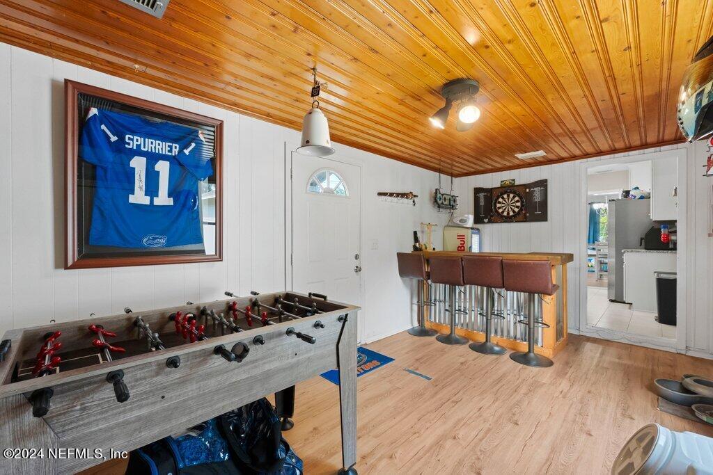 2104 HILLTOP Boulevard