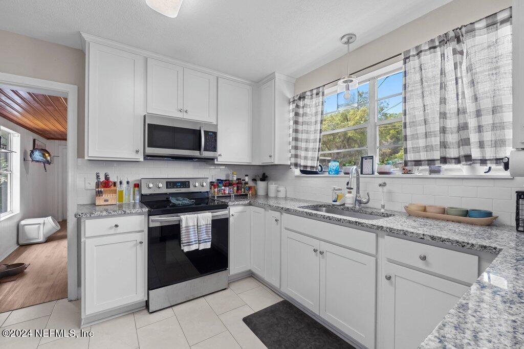 2104 HILLTOP Boulevard