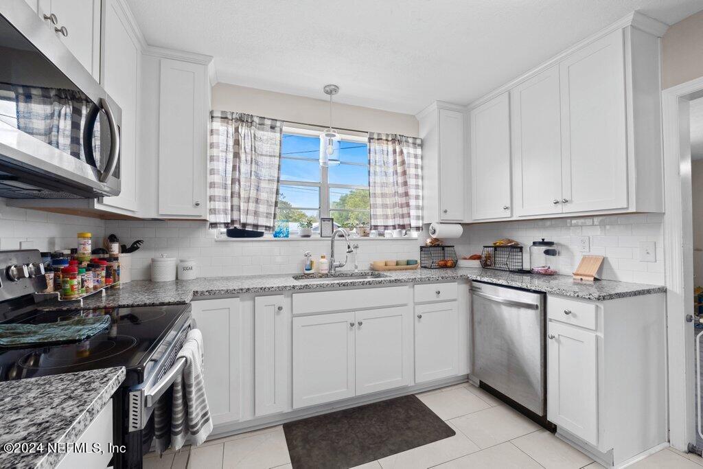 2104 HILLTOP Boulevard