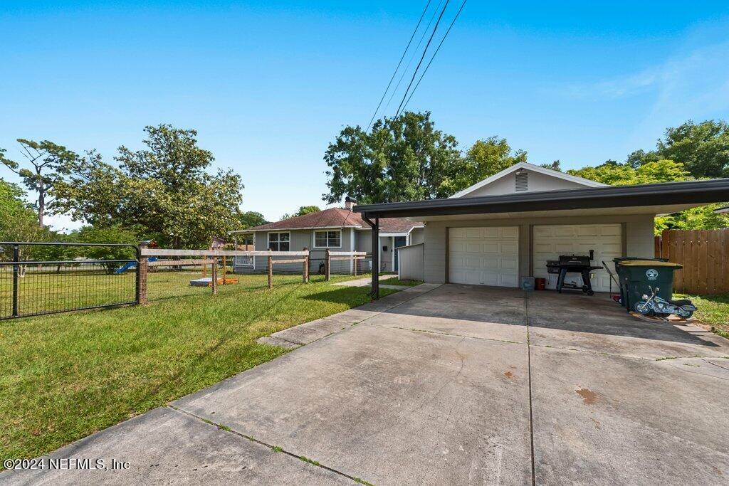 2104 HILLTOP Boulevard