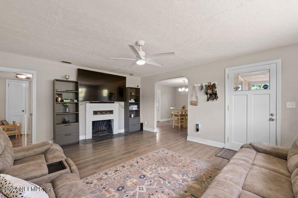 2104 HILLTOP Boulevard