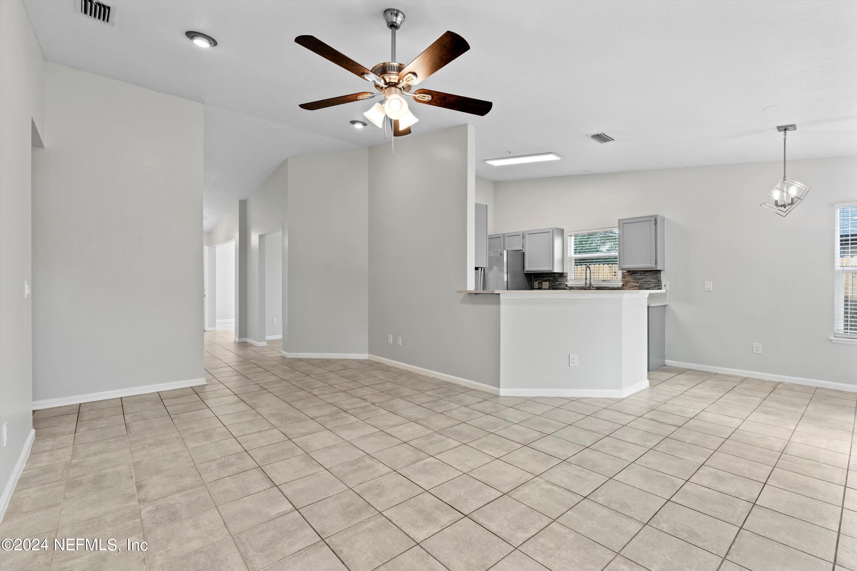 3911 UNION PACIFIC Drive E