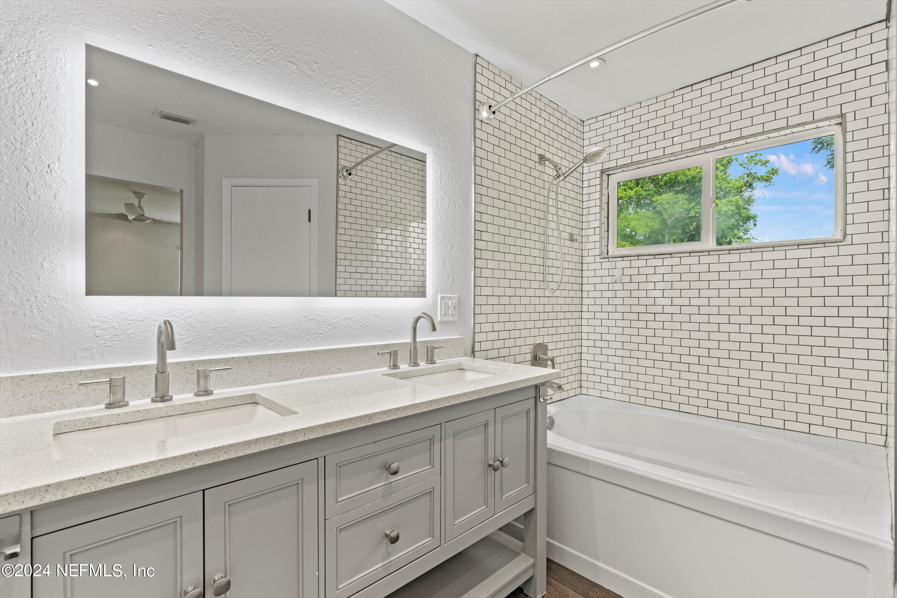 3911 UNION PACIFIC Drive E