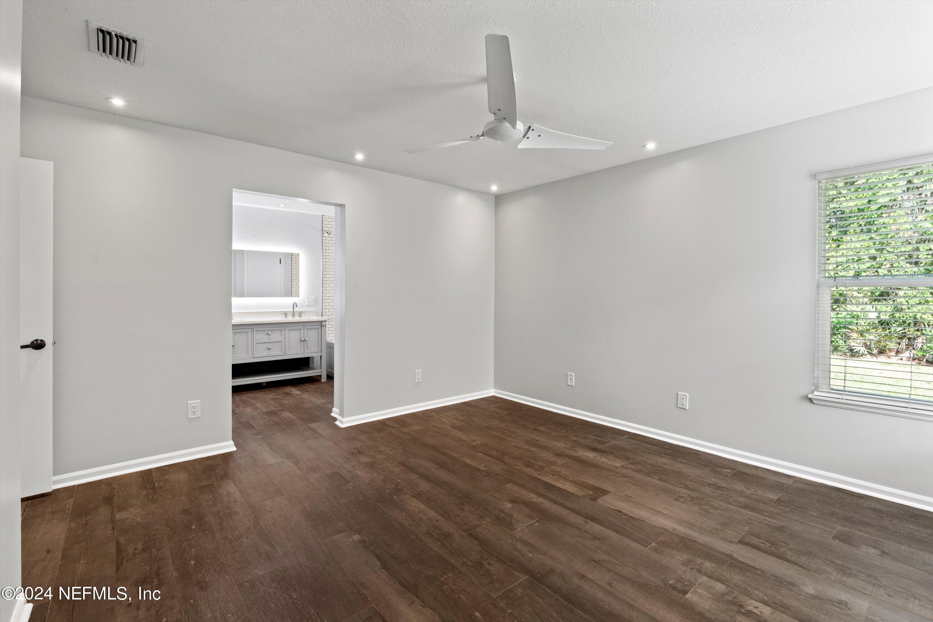 3911 UNION PACIFIC Drive E