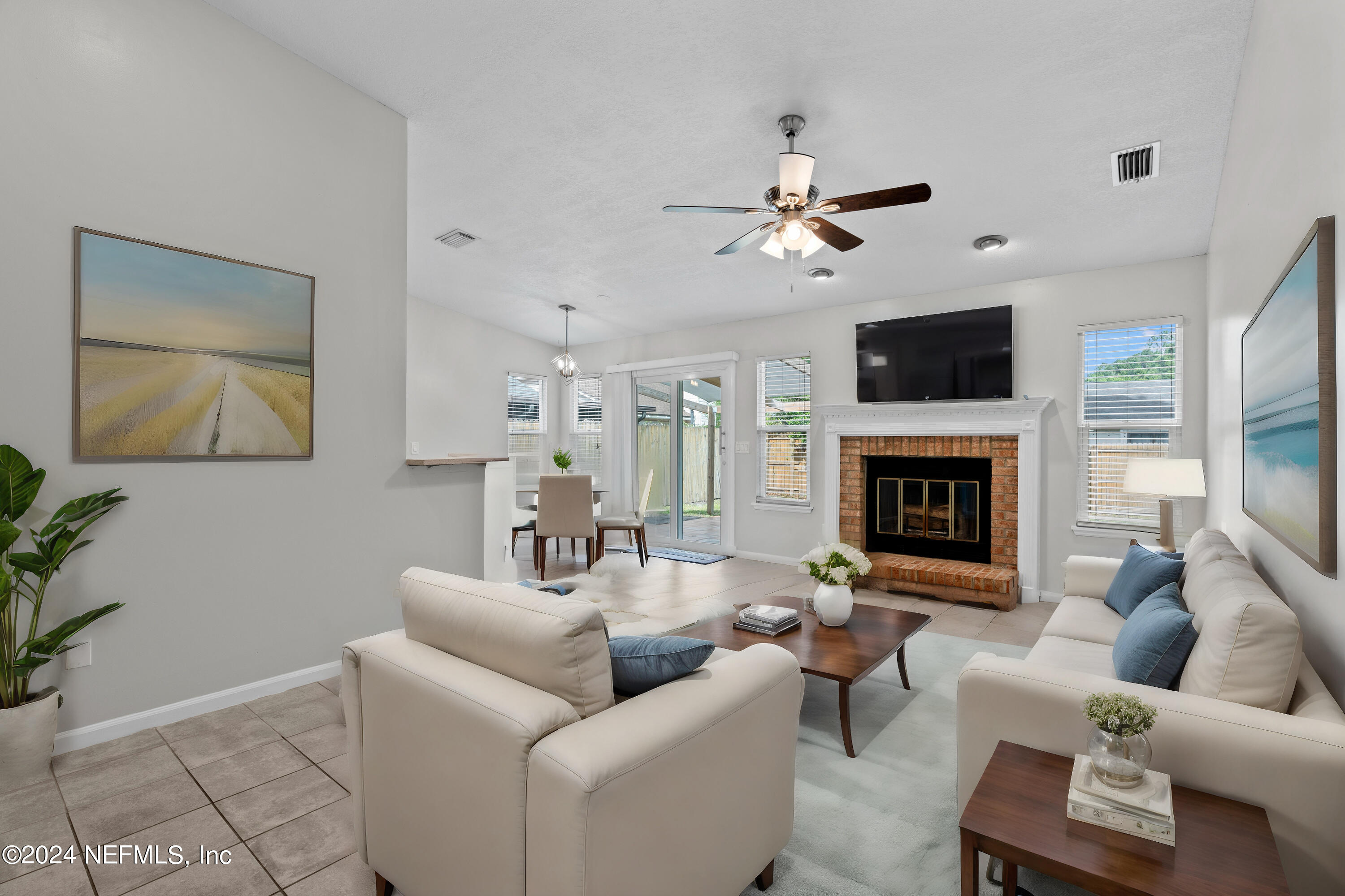 3911 UNION PACIFIC Drive E