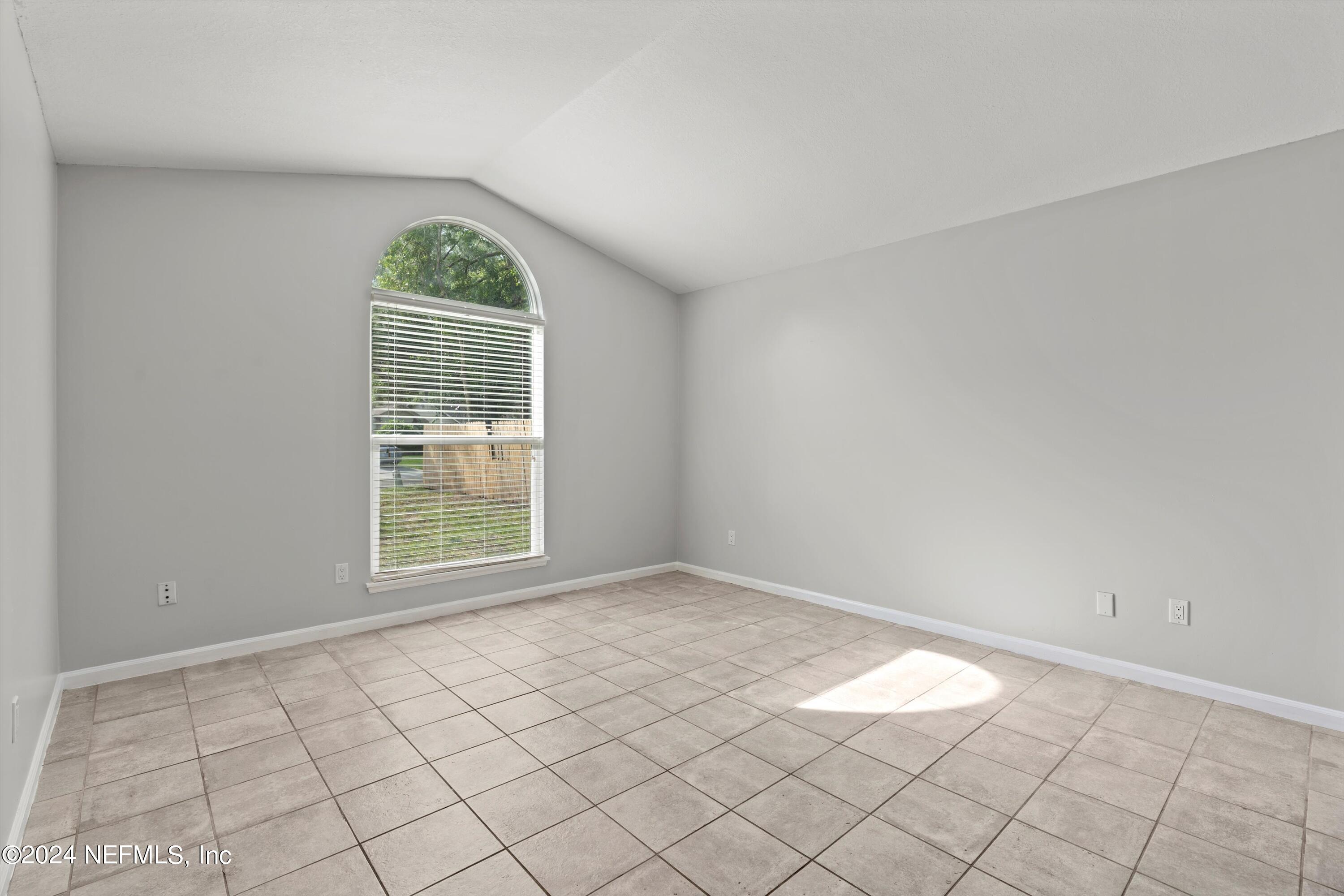 3911 UNION PACIFIC Drive E