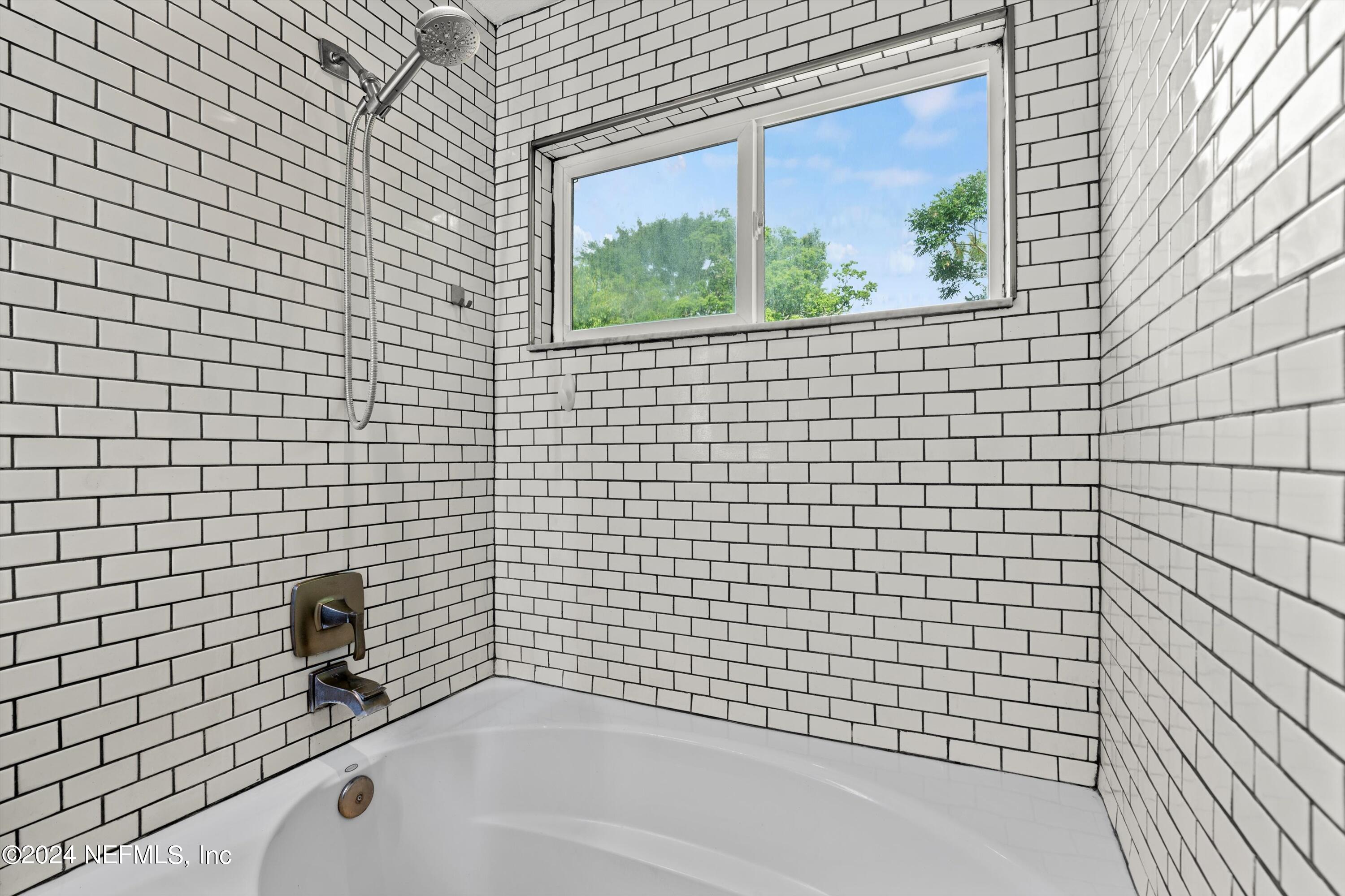 3911 UNION PACIFIC Drive E