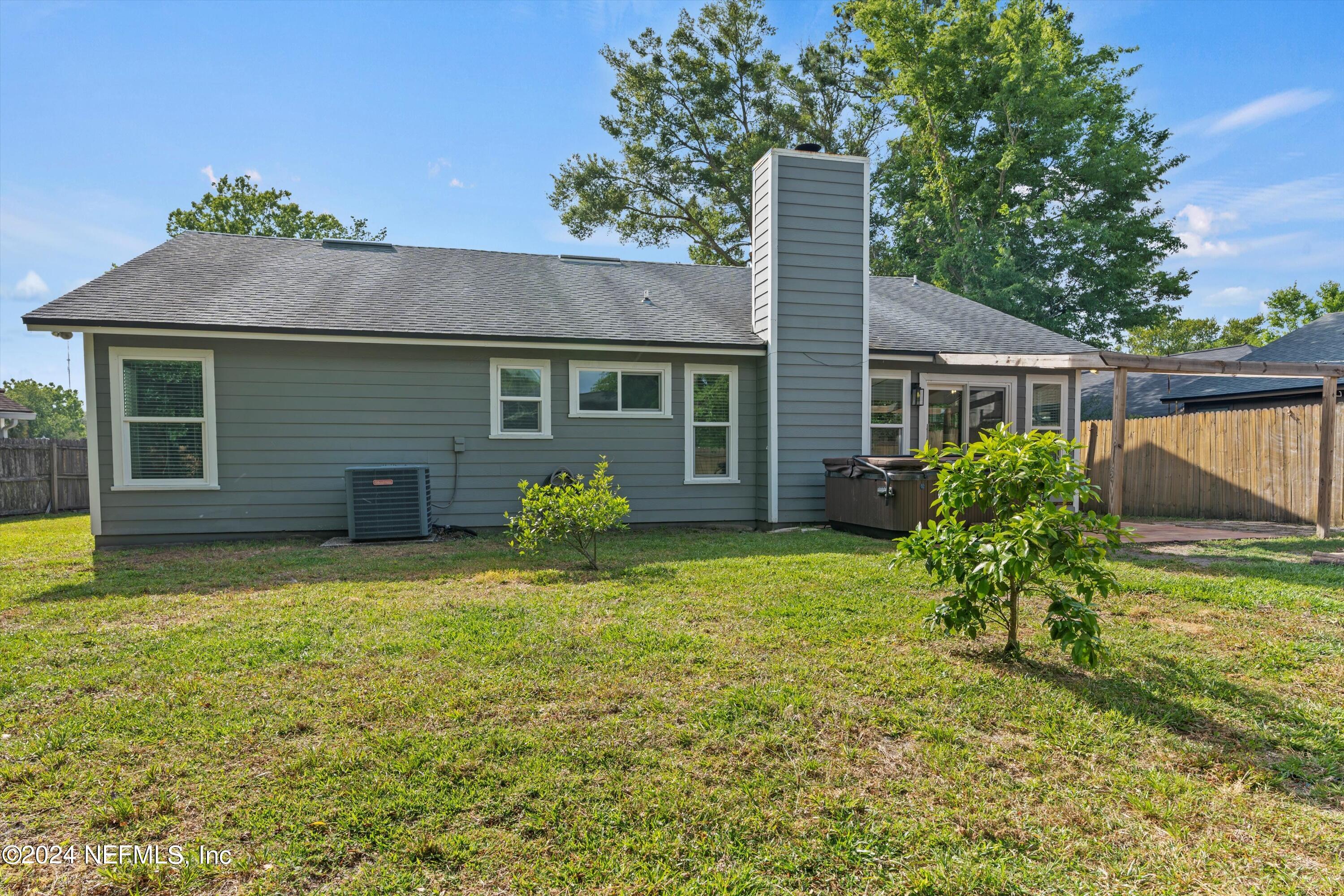 3911 UNION PACIFIC Drive E