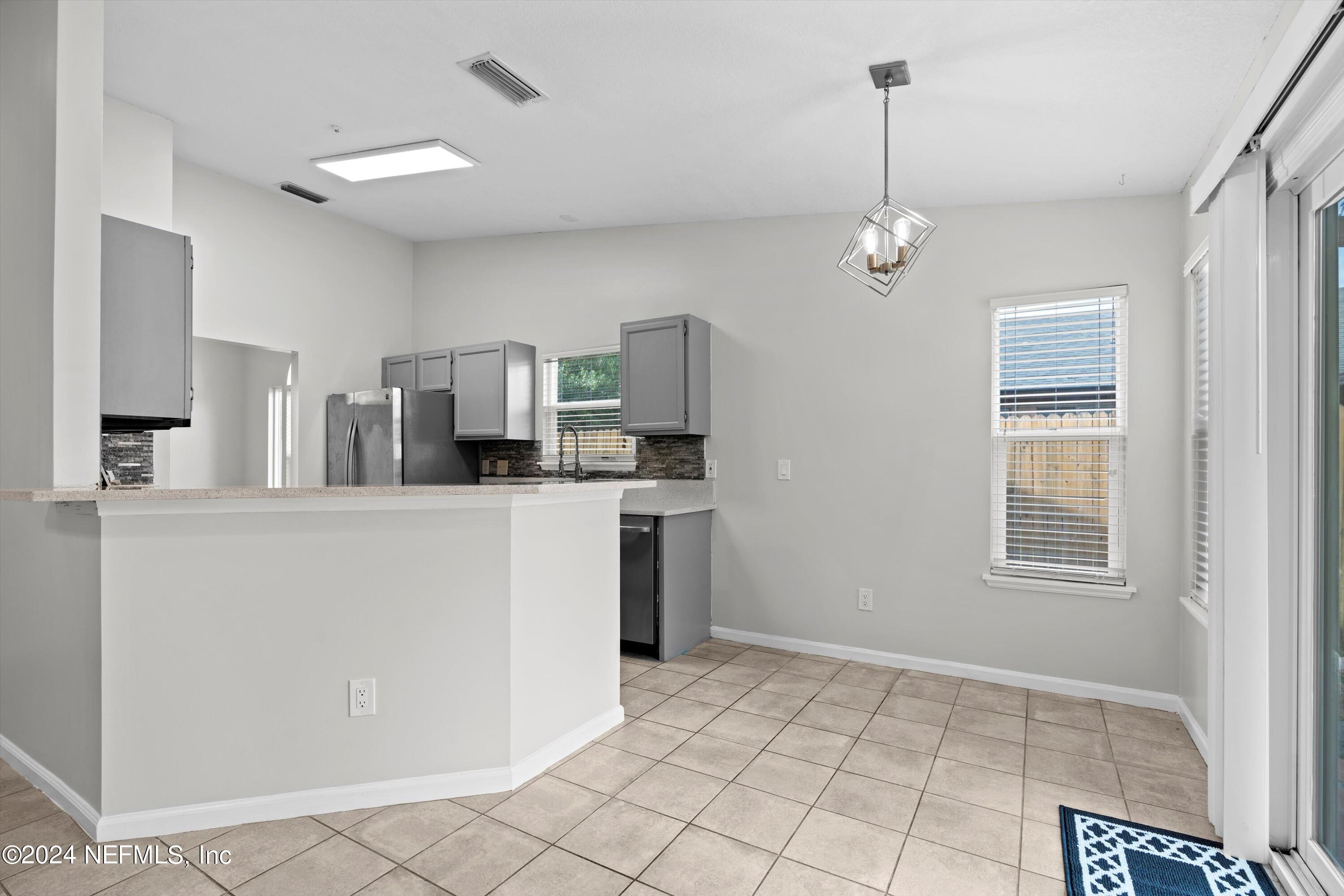 3911 UNION PACIFIC Drive E