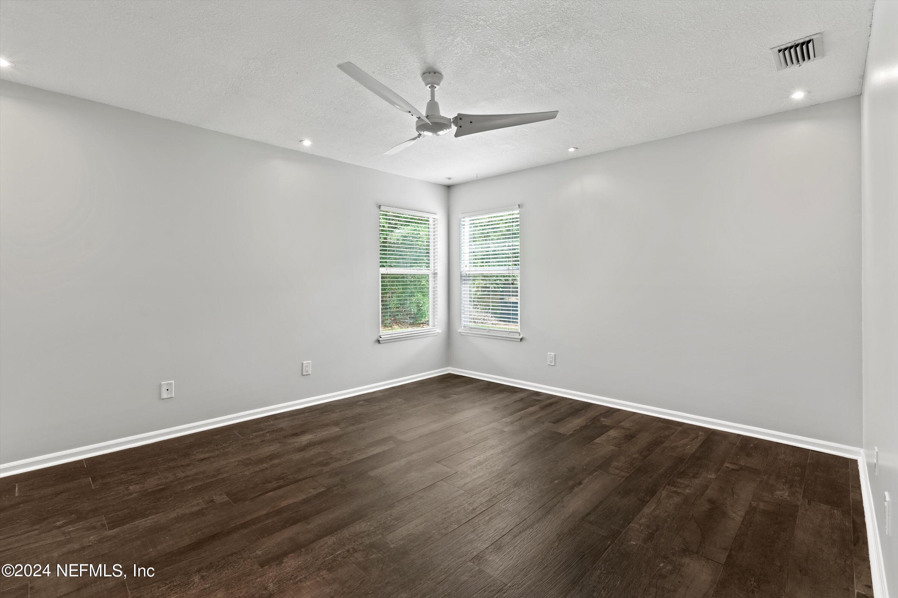 3911 UNION PACIFIC Drive E