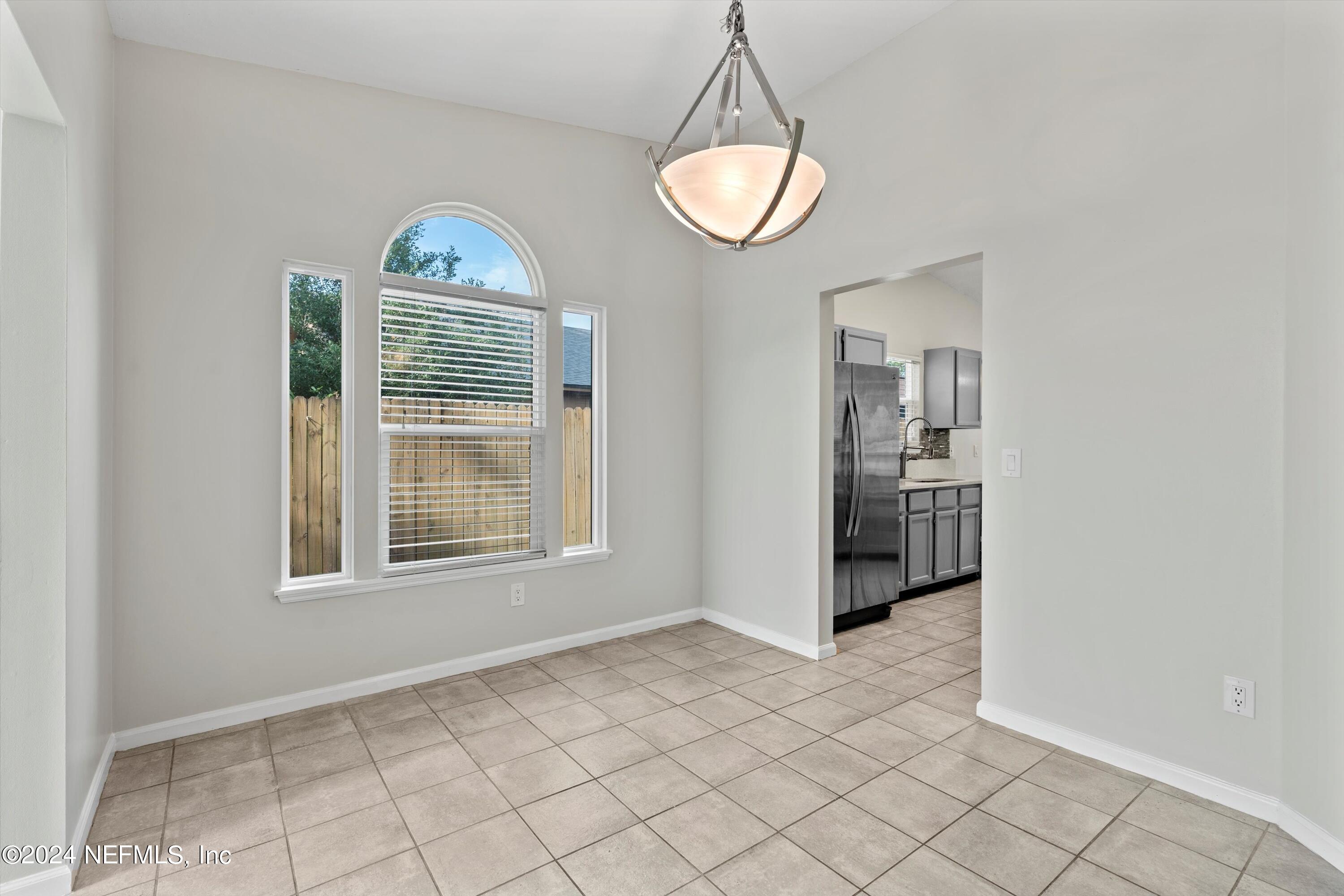 3911 UNION PACIFIC Drive E