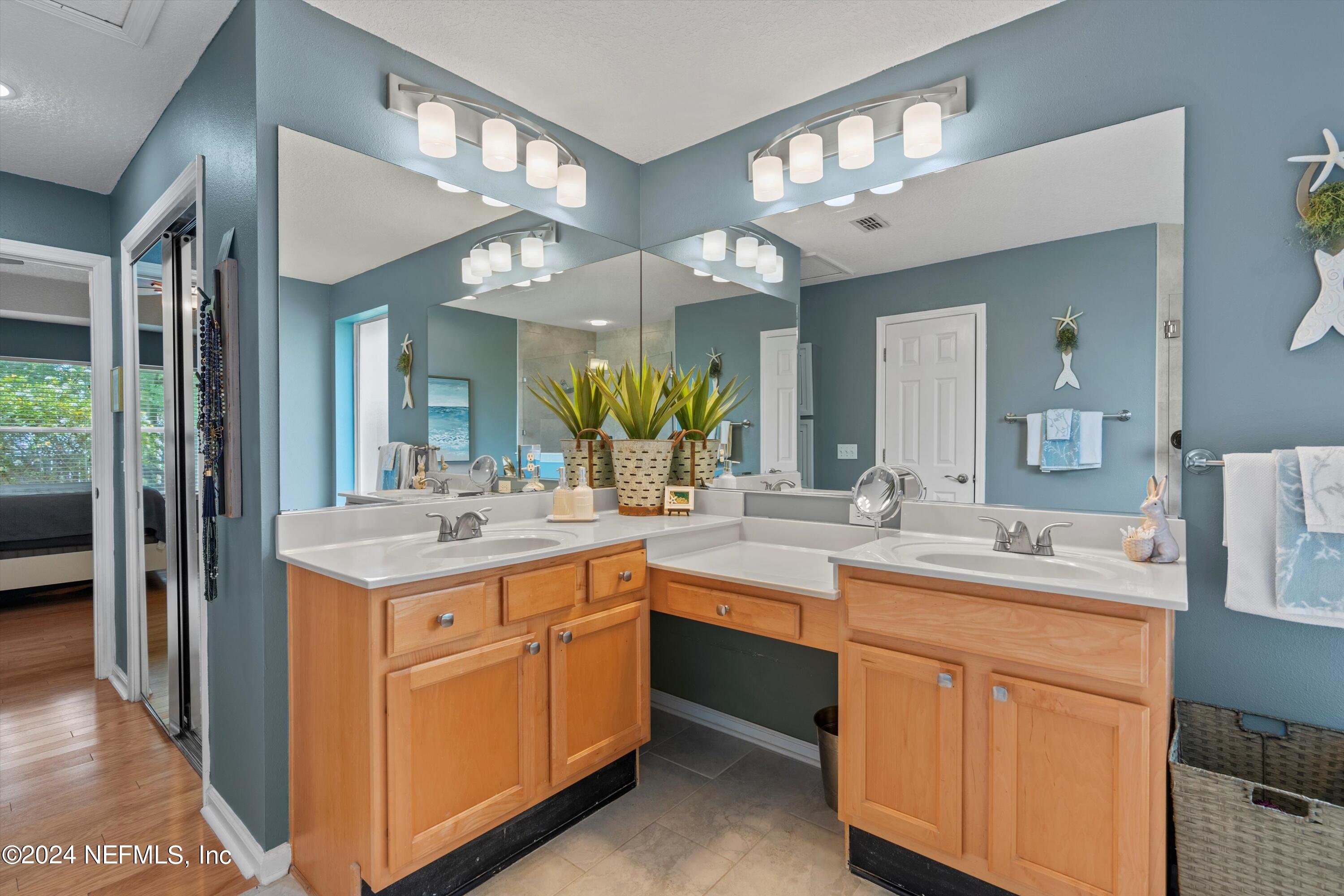 2231 WIDE REACH Drive