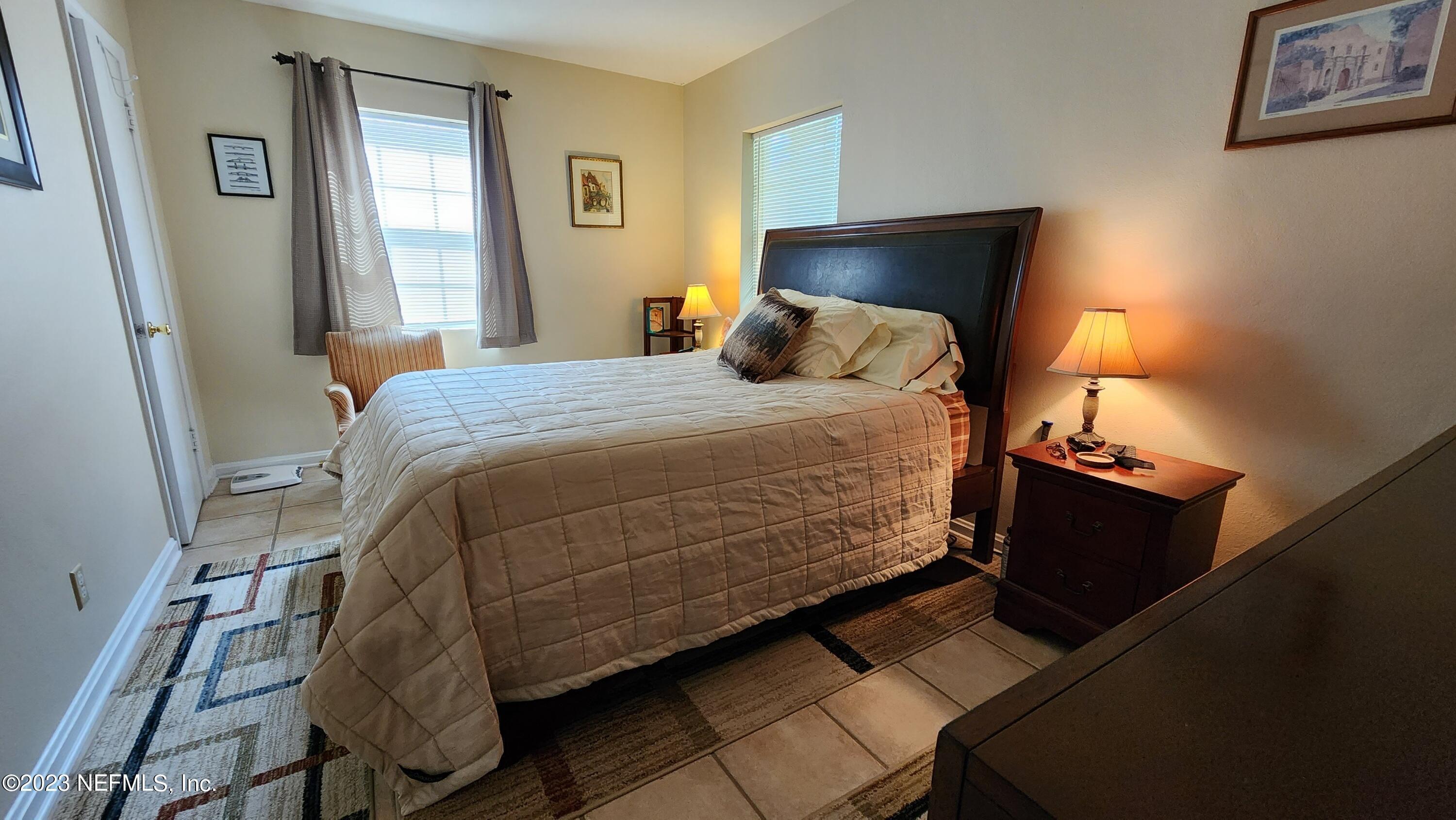 6242 COMMODORE Drive