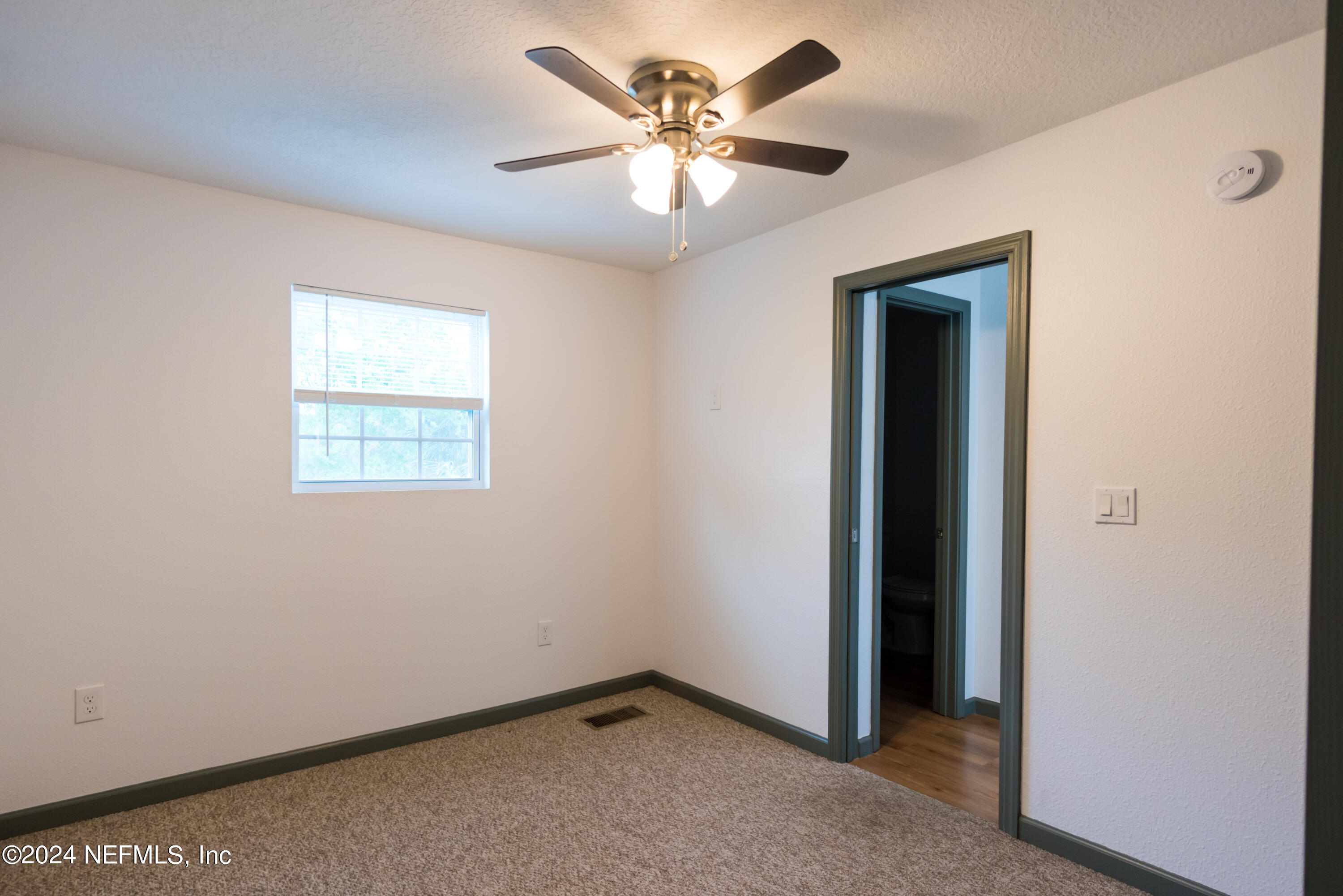 1375 EVERGREEN Avenue