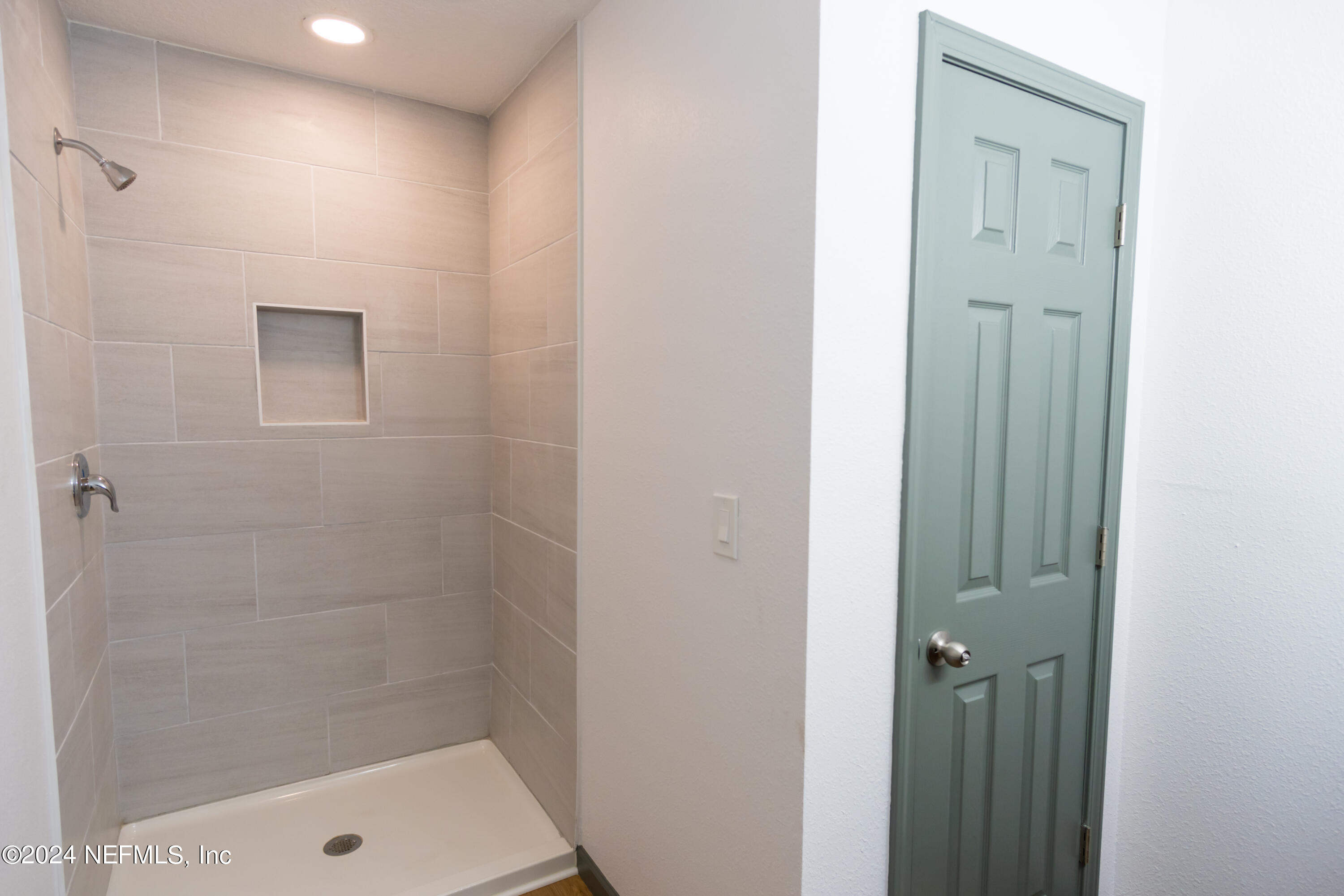 1375 EVERGREEN Avenue