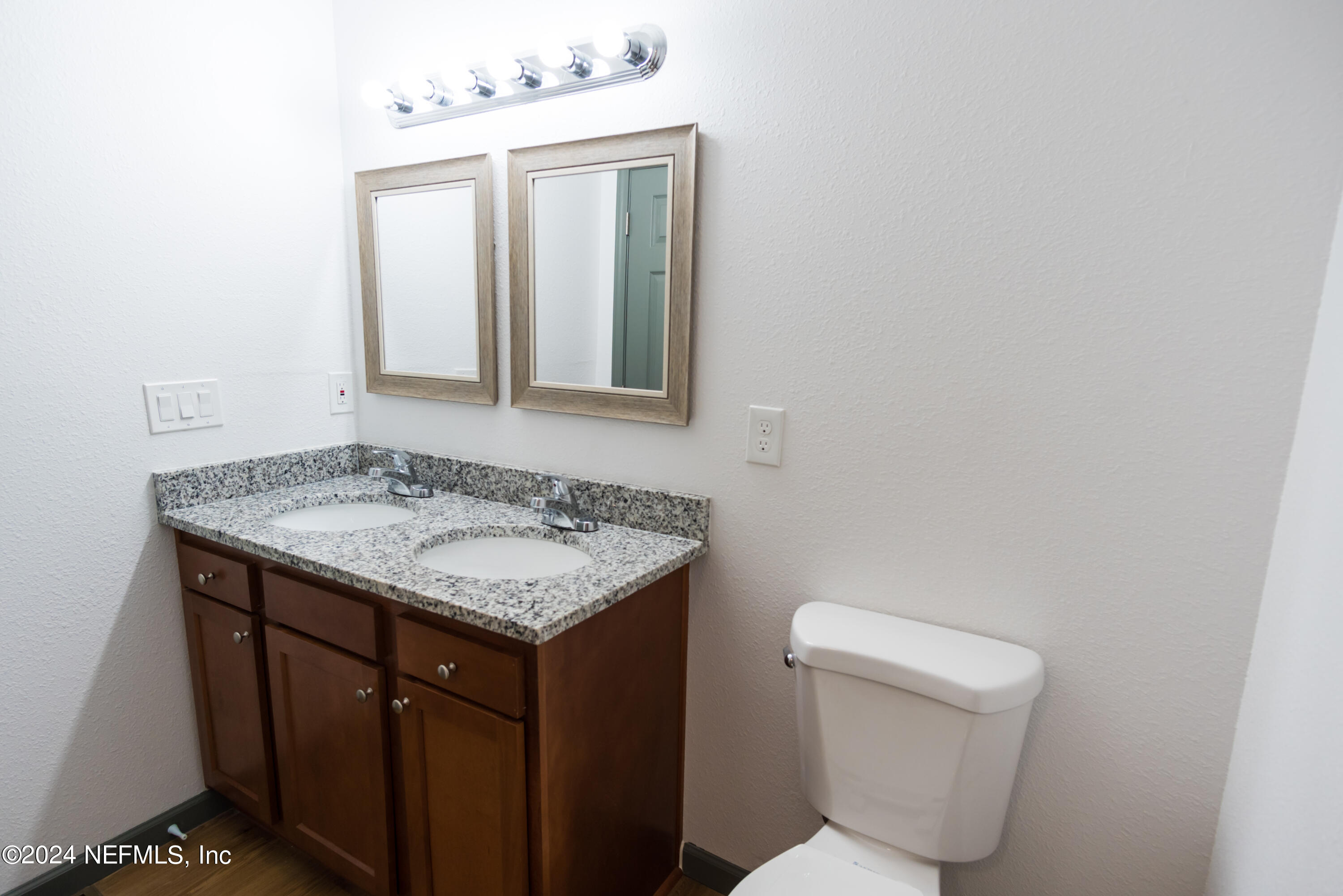 1375 EVERGREEN Avenue