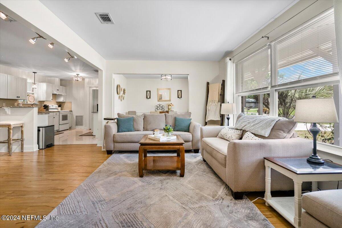 556 WILLIAM PENN Street