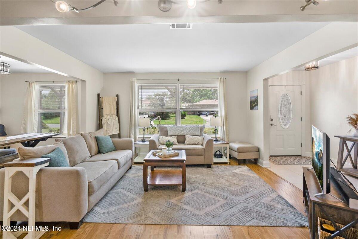 556 WILLIAM PENN Street