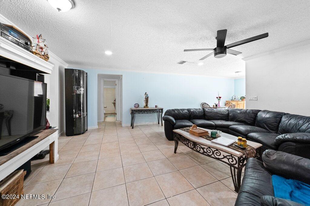 2785 WINCHESTER Avenue