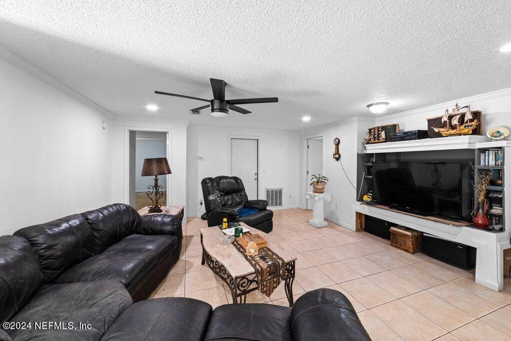 2785 WINCHESTER Avenue