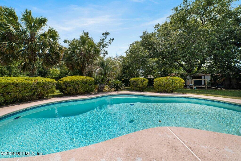 2785 WINCHESTER Avenue