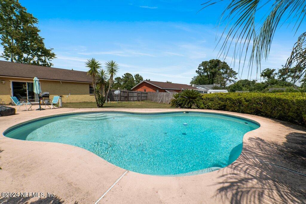 2785 WINCHESTER Avenue