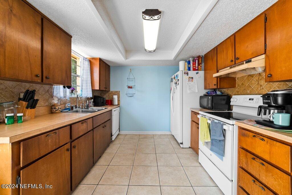 2785 WINCHESTER Avenue