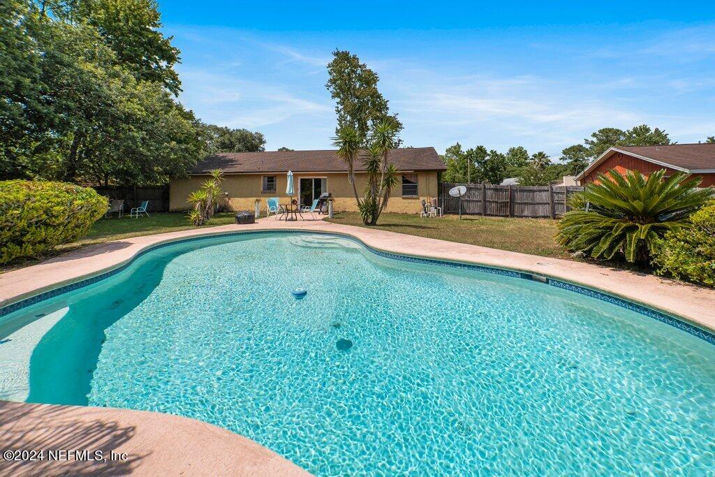 2785 WINCHESTER Avenue