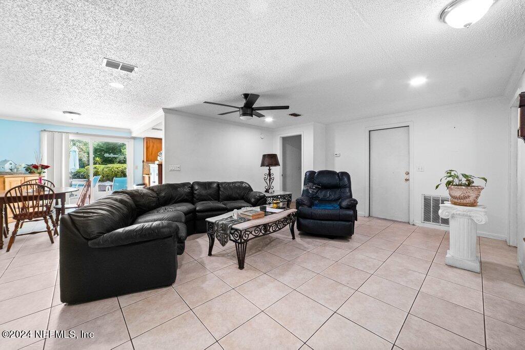 2785 WINCHESTER Avenue