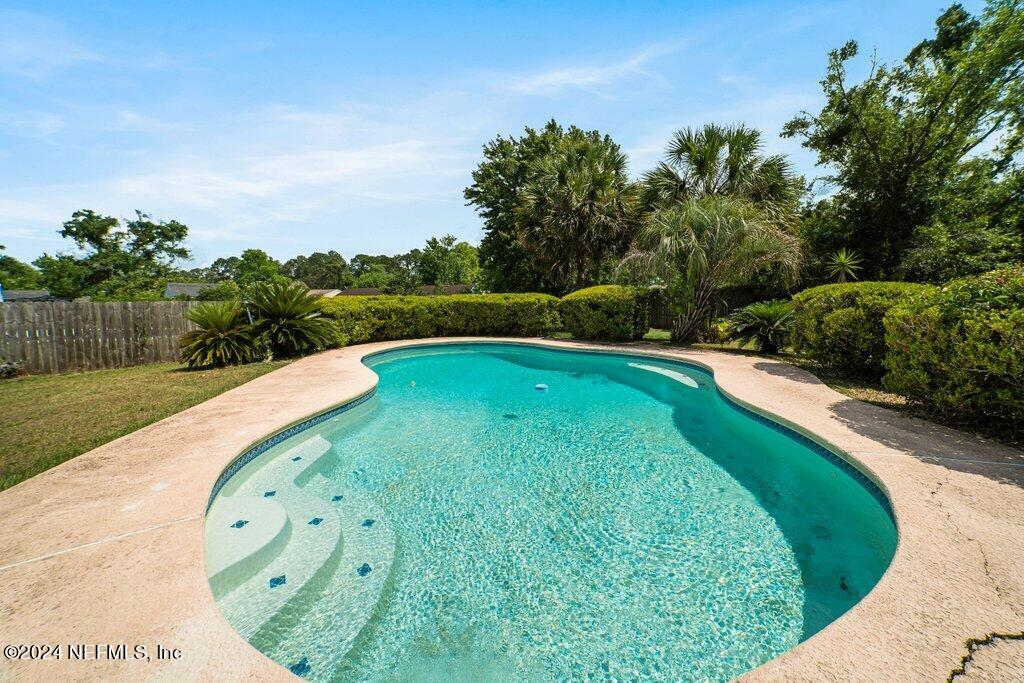 2785 WINCHESTER Avenue