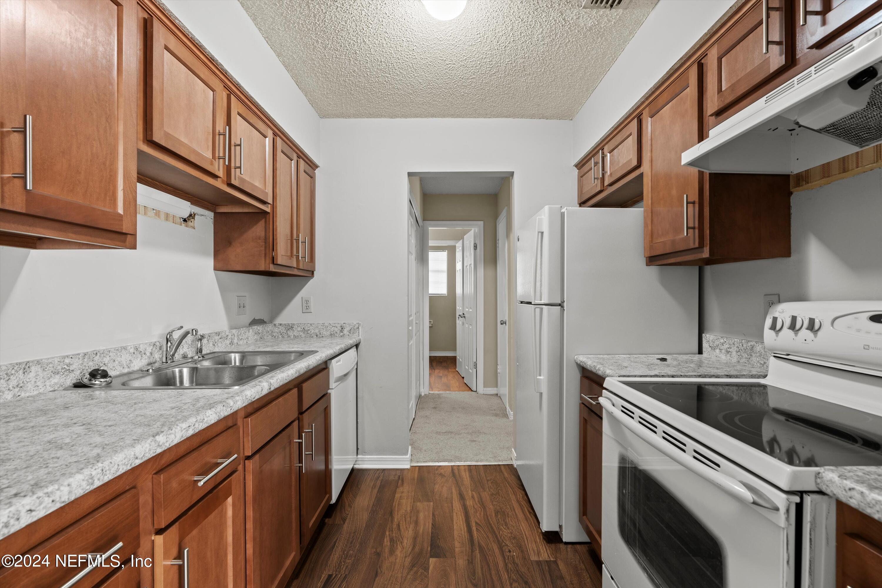 459 BENTWOOD Lane, D