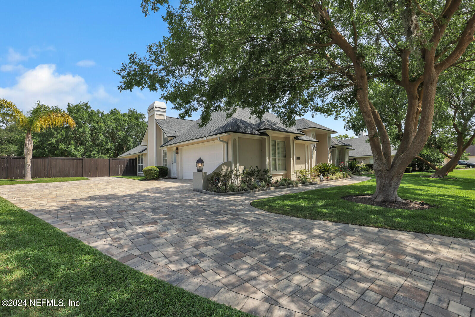 1831 PLANTATION OAKS Drive