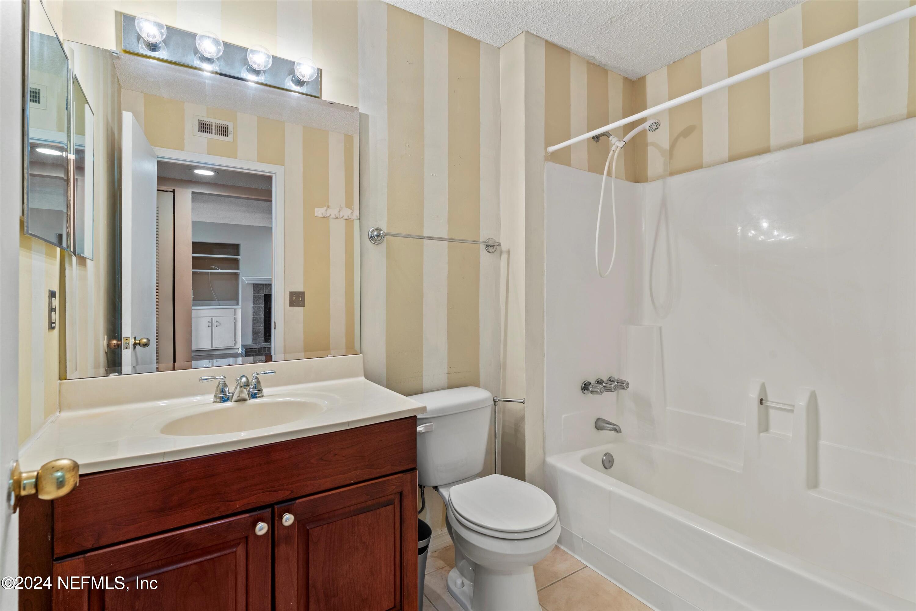 10200 BELLE RIVE Boulevard, 137