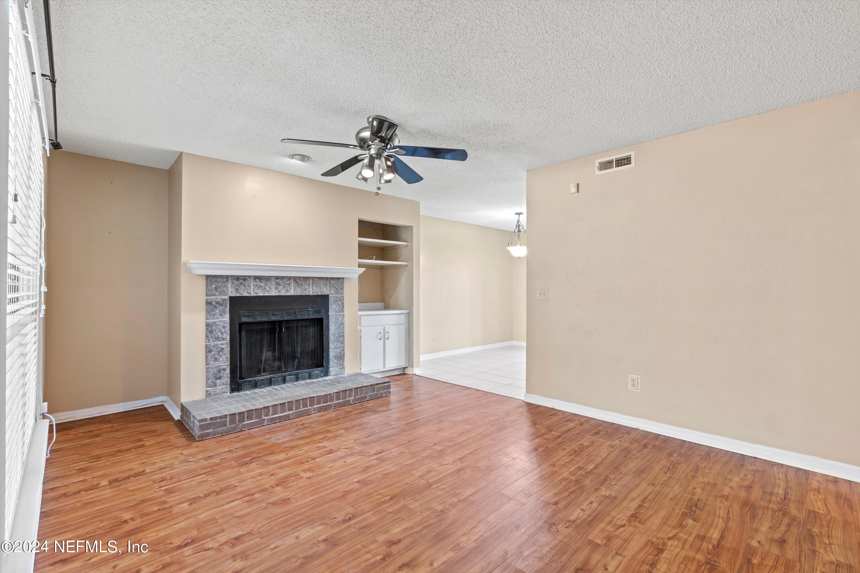 10200 BELLE RIVE Boulevard, 137