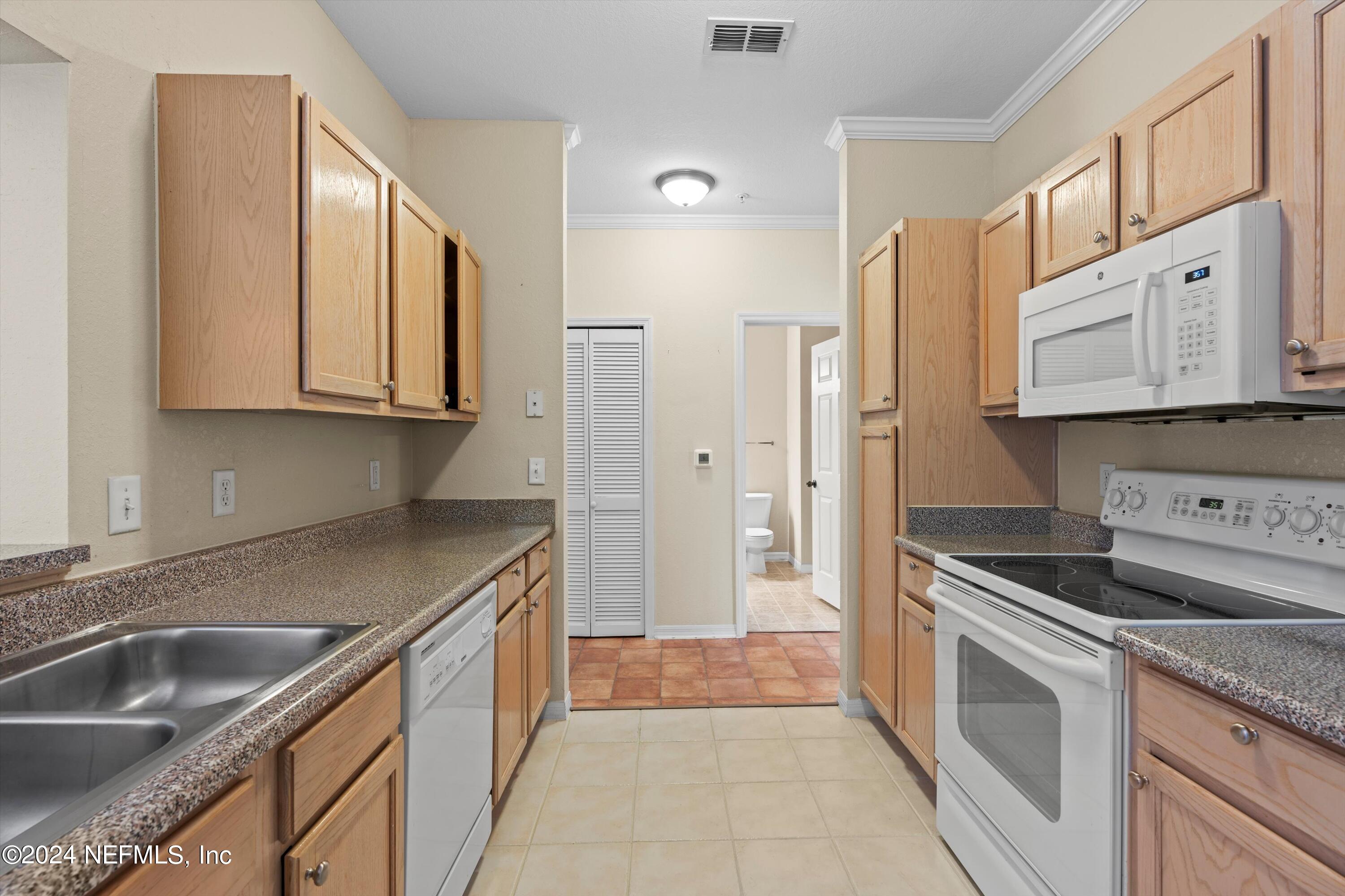 7800 POINT MEADOWS Drive, 312