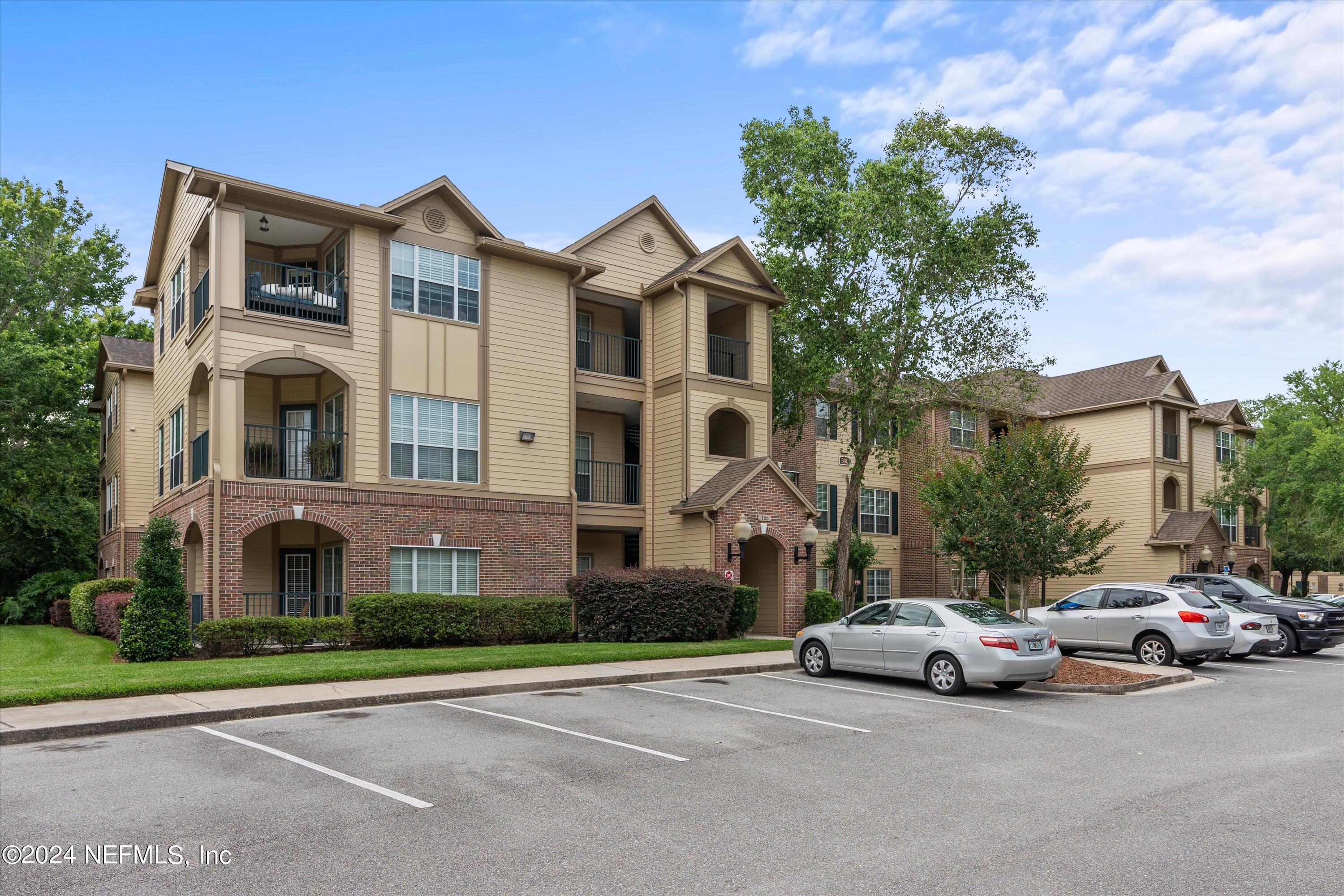 7800 POINT MEADOWS Drive, 312