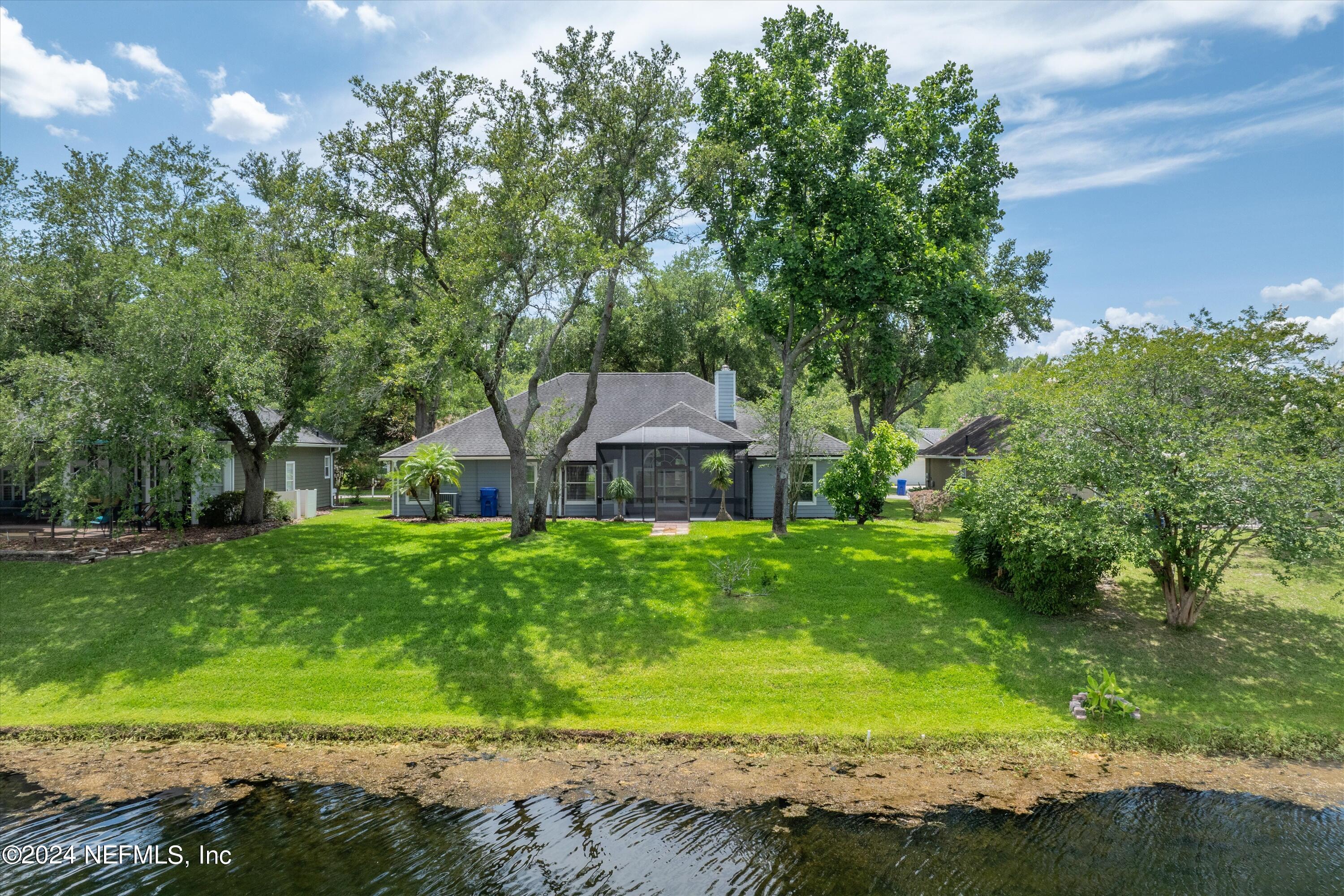 328 MAPLEWOOD Drive, St. Johns