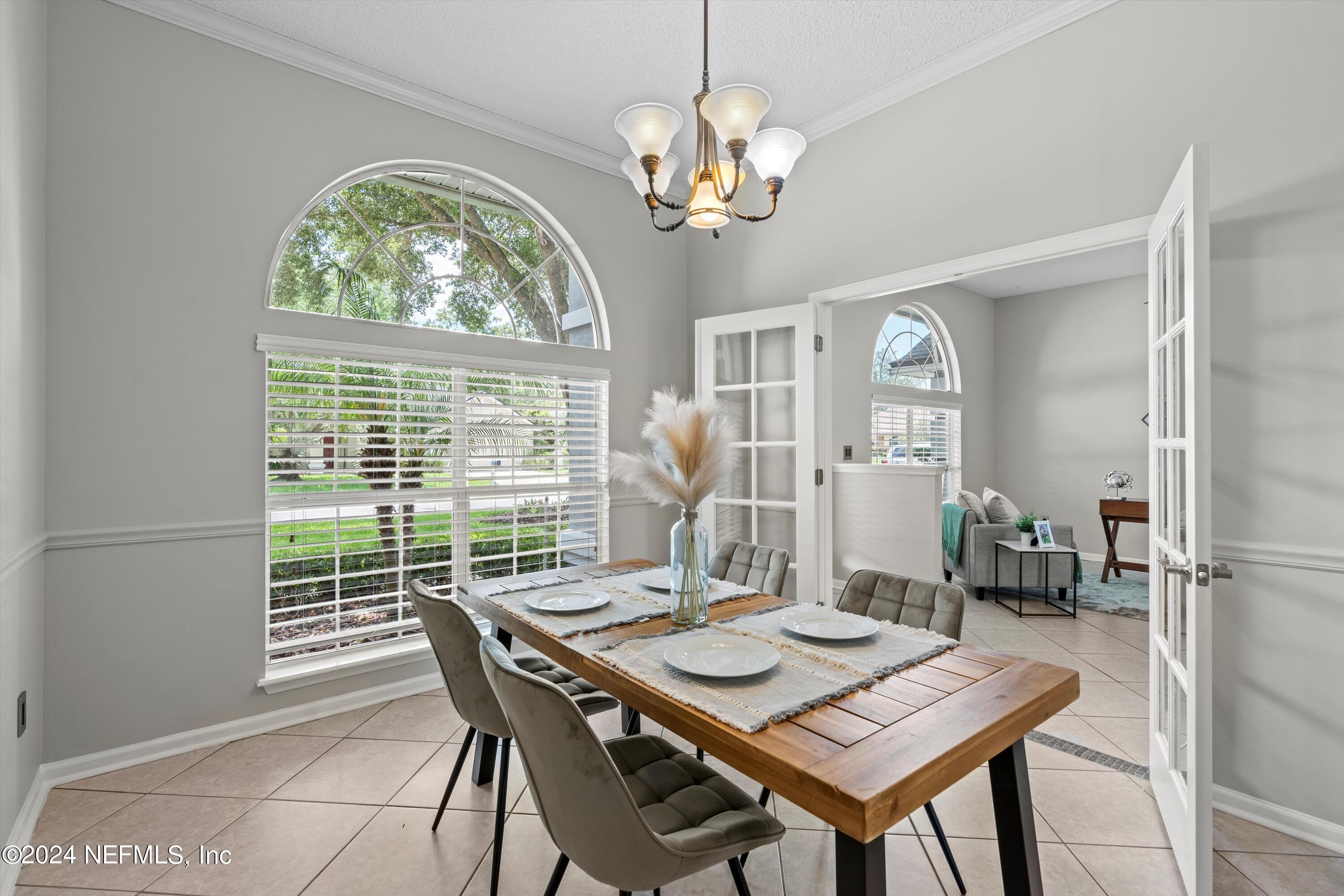 328 MAPLEWOOD Drive, St. Johns