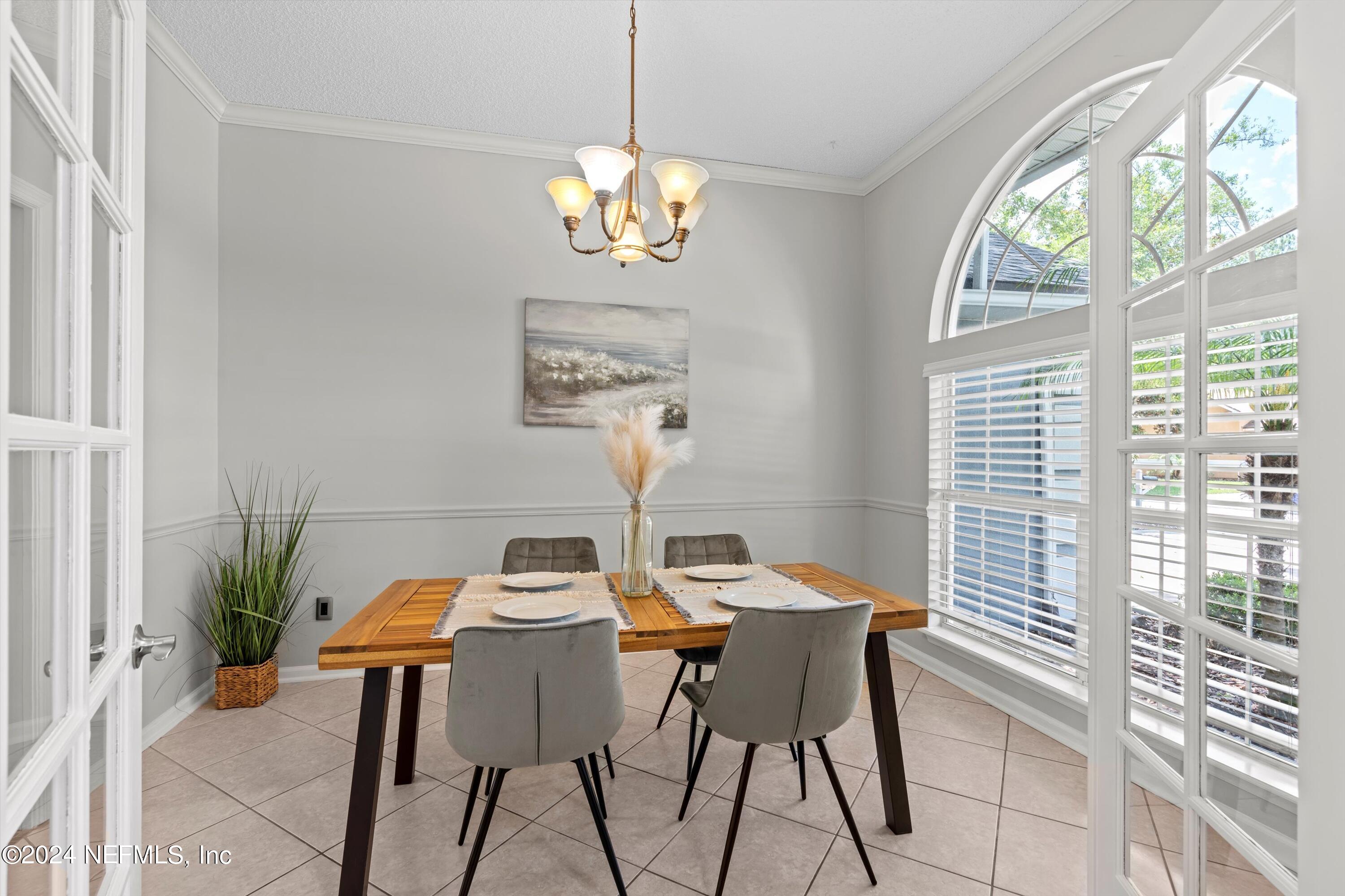 328 MAPLEWOOD Drive, St. Johns