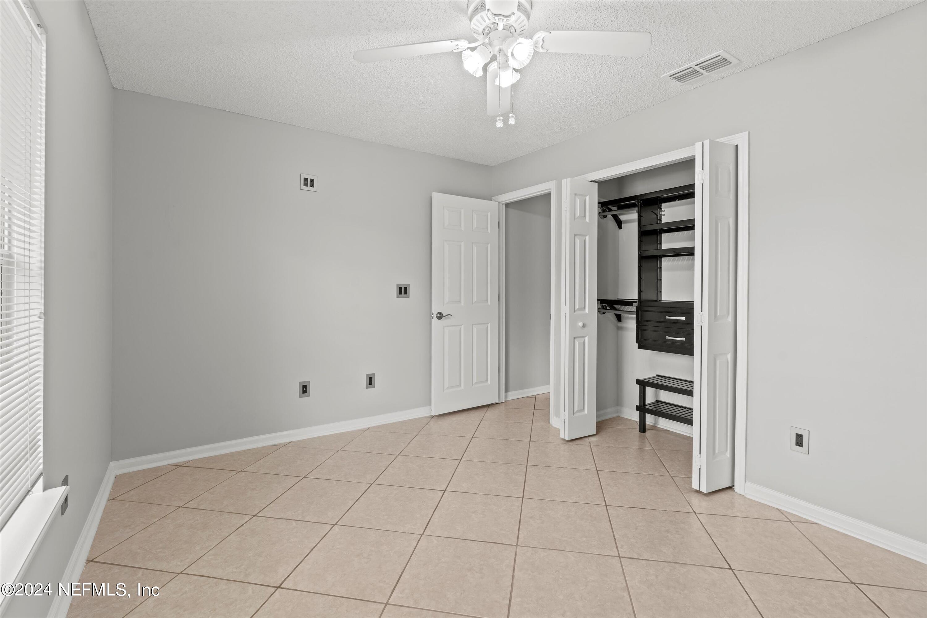 328 MAPLEWOOD Drive, St. Johns