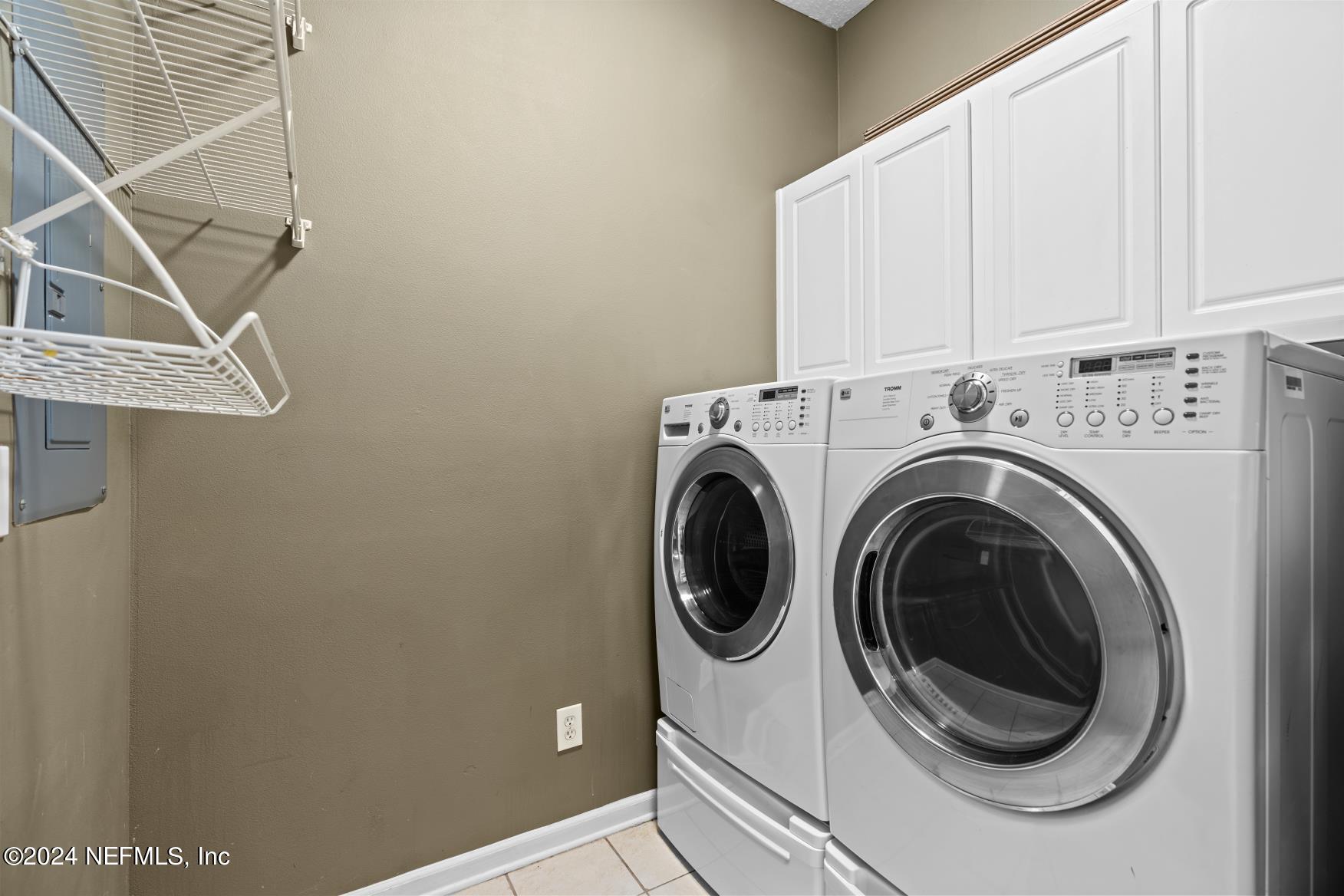 8601 BEACH Boulevard, 1012