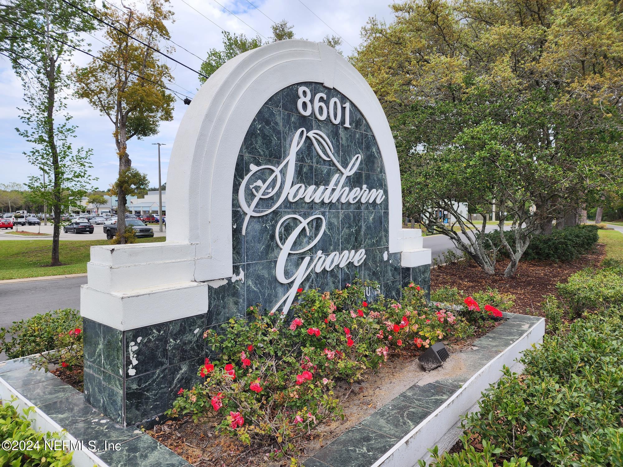 8601 BEACH Boulevard, 1012