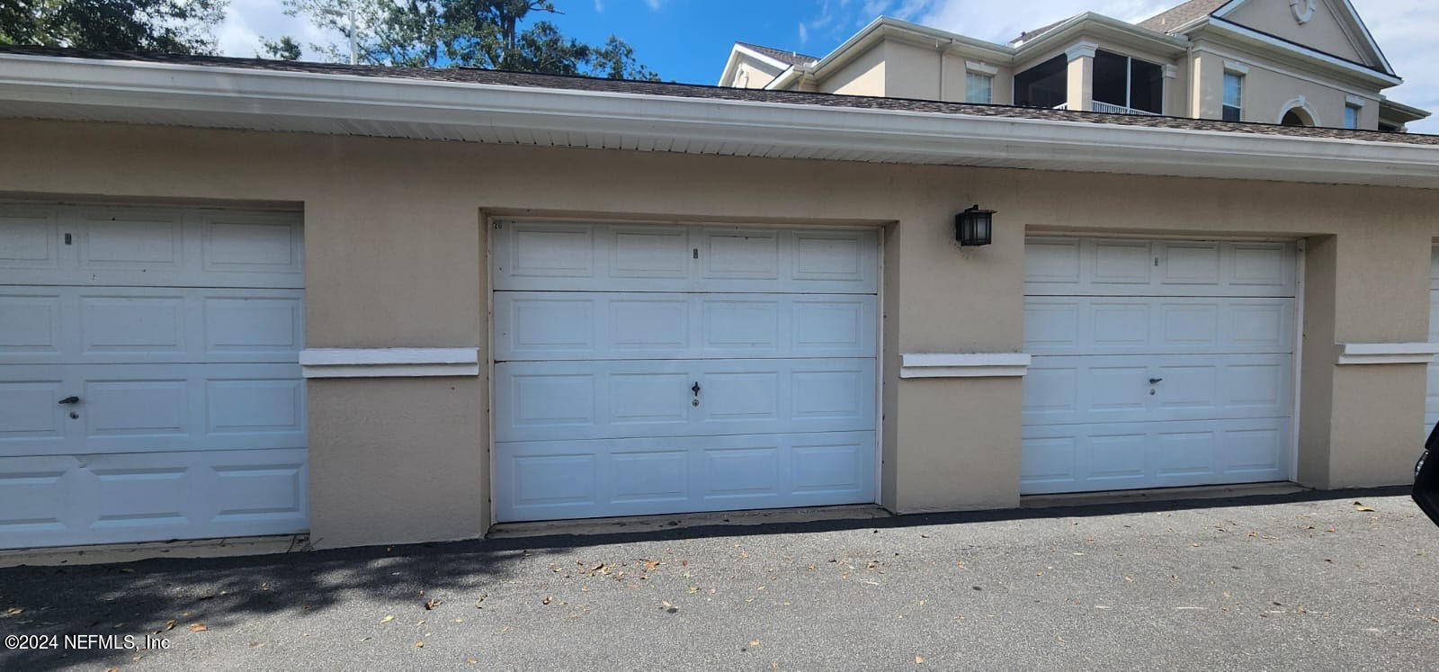 8601 BEACH Boulevard, 1012