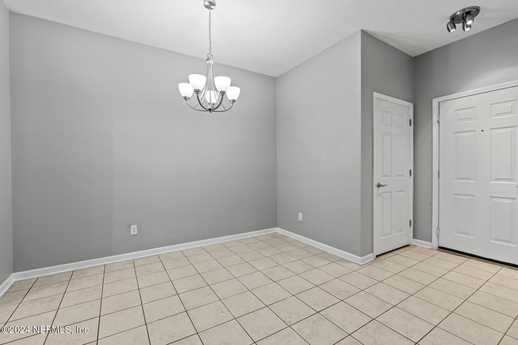 8601 BEACH Boulevard, 1012